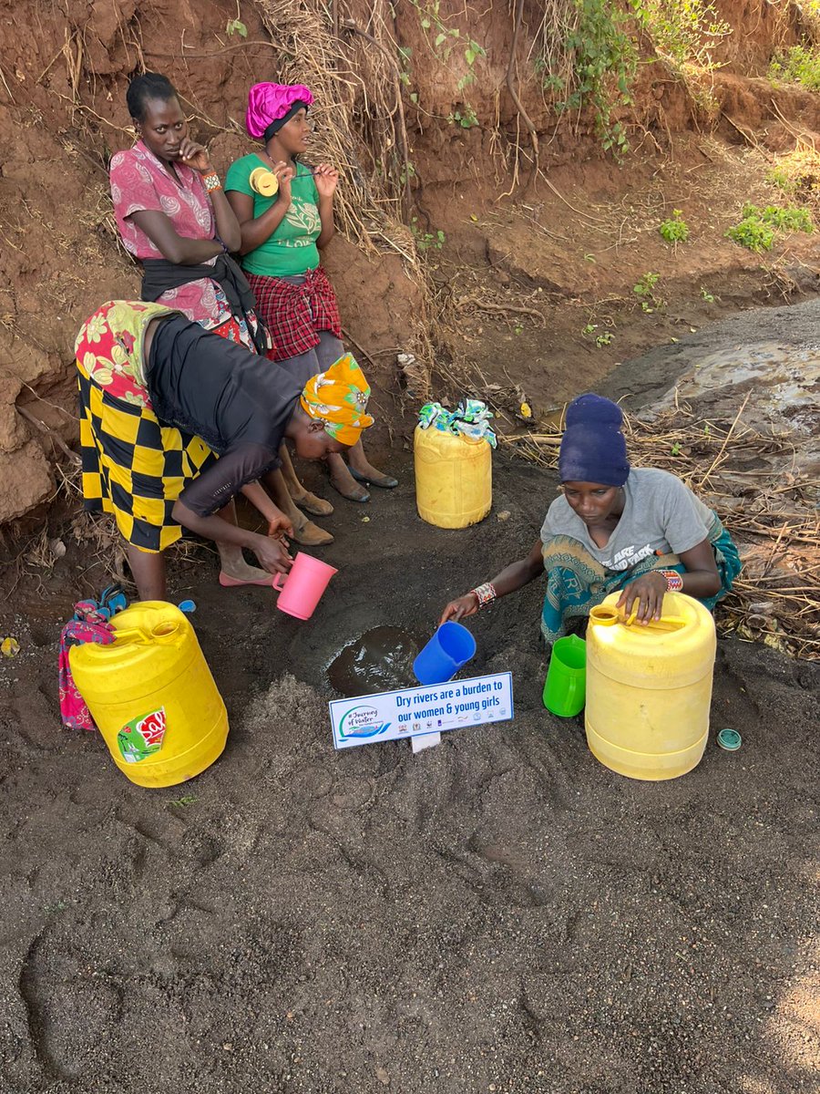 0Bnderitu's tweet photo. The #journerofwater day 2 took place  along the middle catchment #rivernoolturesh  where lack of water is the key problem to the community. Women and young girls even take up to ten minutes to fill one jerry can of water!! Be tuned for more.
#catchment2tap
#voices4rivers https://t.co/LKcg442p9s