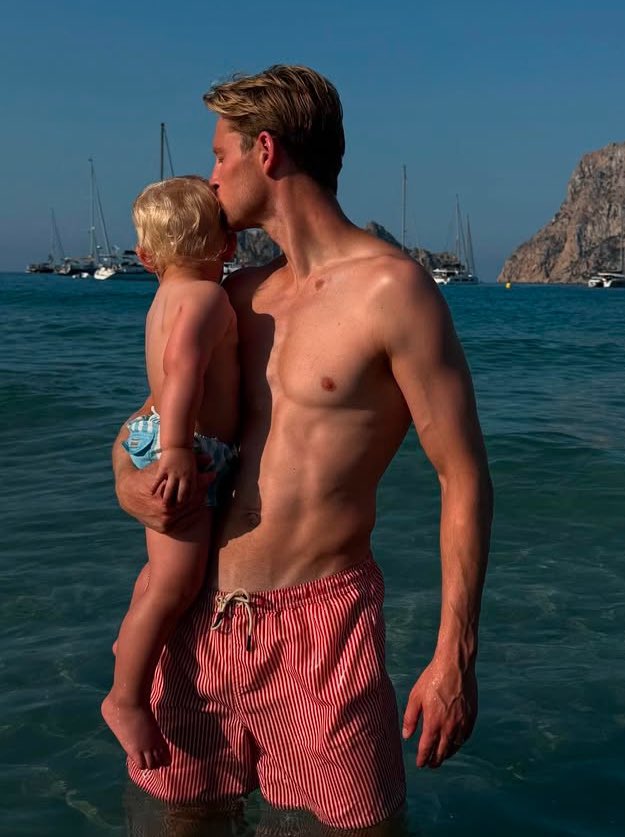 gtriitres2's tweet image. Frenkie De Jong 🥵