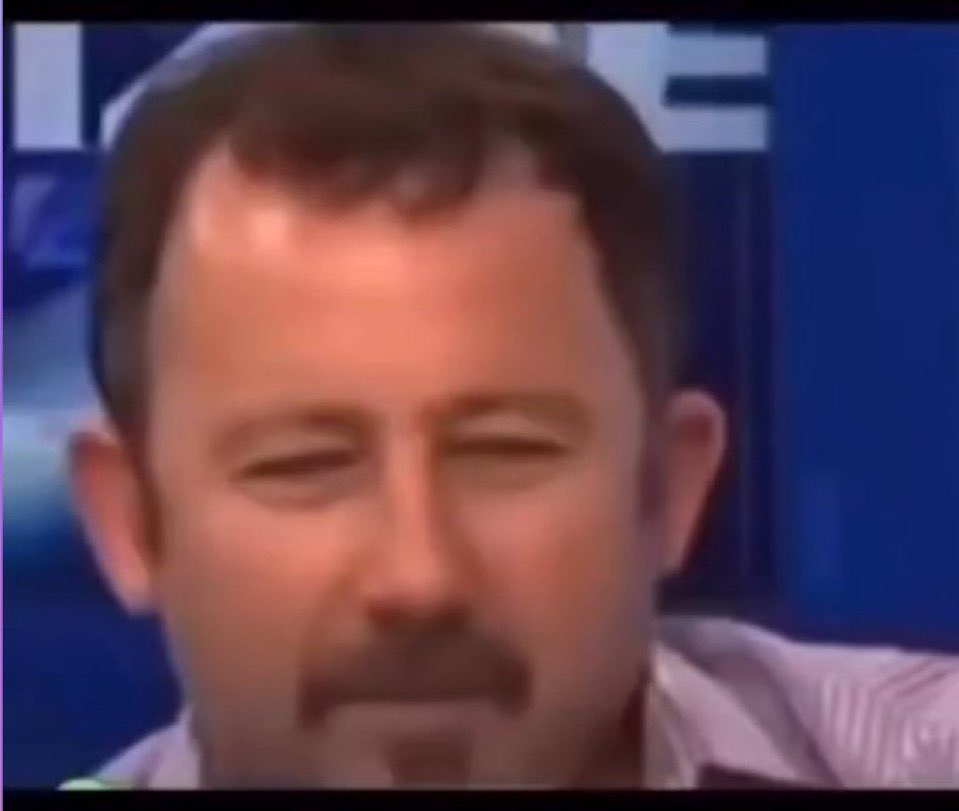 Taymda kendini komik zanneden kızlar