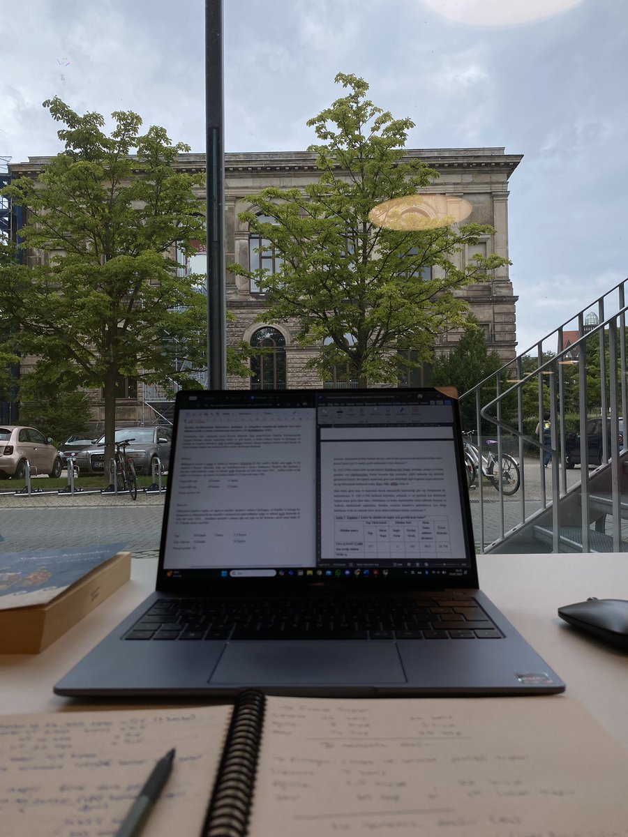 Bazı günler sayfalarca yazılırken bazı günler bir cümle bile noktalanamıyor. Bugün tıkanıklık saatlerce geçmedi ama sonra su gibi aktı gitti. Kul sıkışmadan Hızır yetişmezmiş, saatlerce süren mücadelenin ardından ilk bölümümü (şimdilik) bitirmenin mutluluğunu yaşıyorum ✍🏻