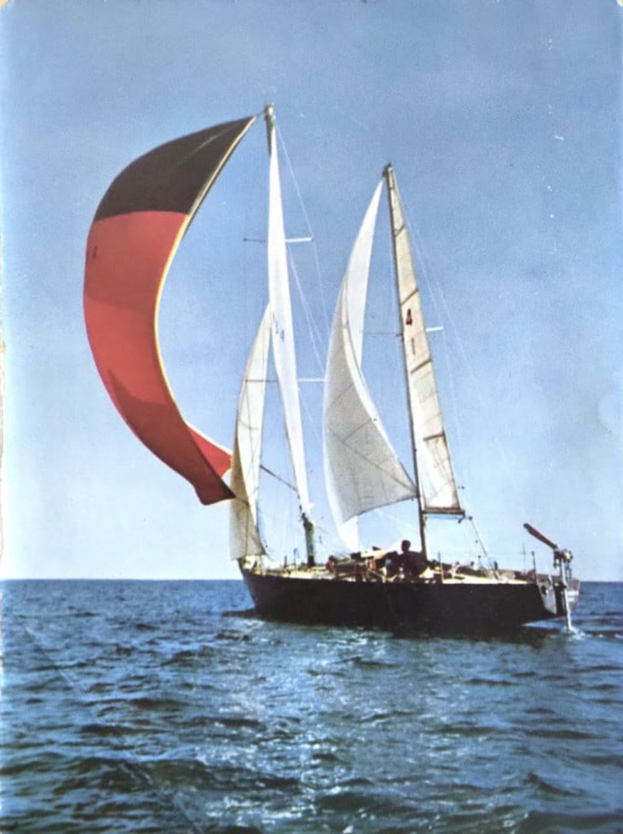 64_s64's tweet image. Eric Tabarly
📷Philip Plisson - Pen Duick
📷Photo extraite de l'ouvrage" Victoire en solitaire, Atlantique 1964" - Auteur, Éric Tabarly
📷Le Droff/Sipa - Eric Tabarly arrivant a Brest a bord de son bateau, Le Pen-Duick VI en 1976.