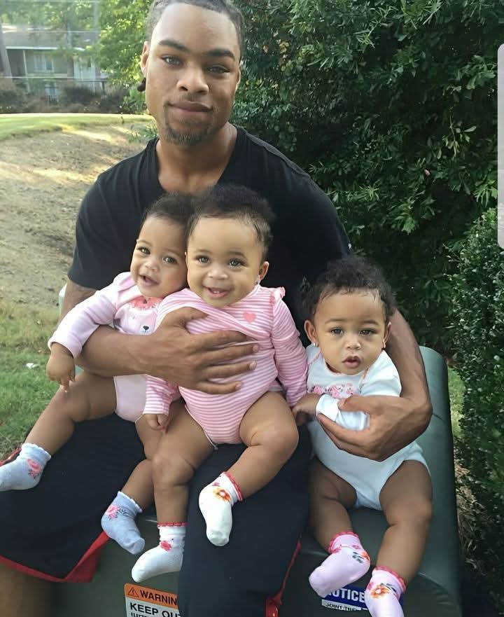 Why don't pictures like these get the love they deserve? 🥰💖😍

🙏🙏🙏