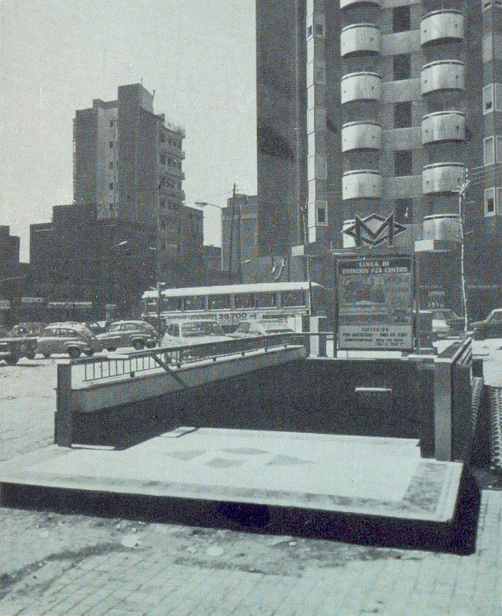 Barcelona.
Estación de metro Plaça del Centre, de la línea III.-
Desconozco autor de la foto.