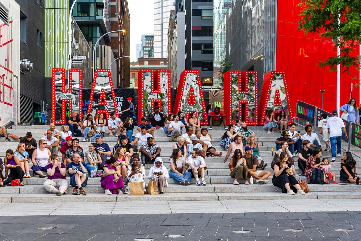 Montreal's tweet image. Action from this year’s Just for Laughs festival! 🤣
📷 @evablue @justforlaughs #montreal