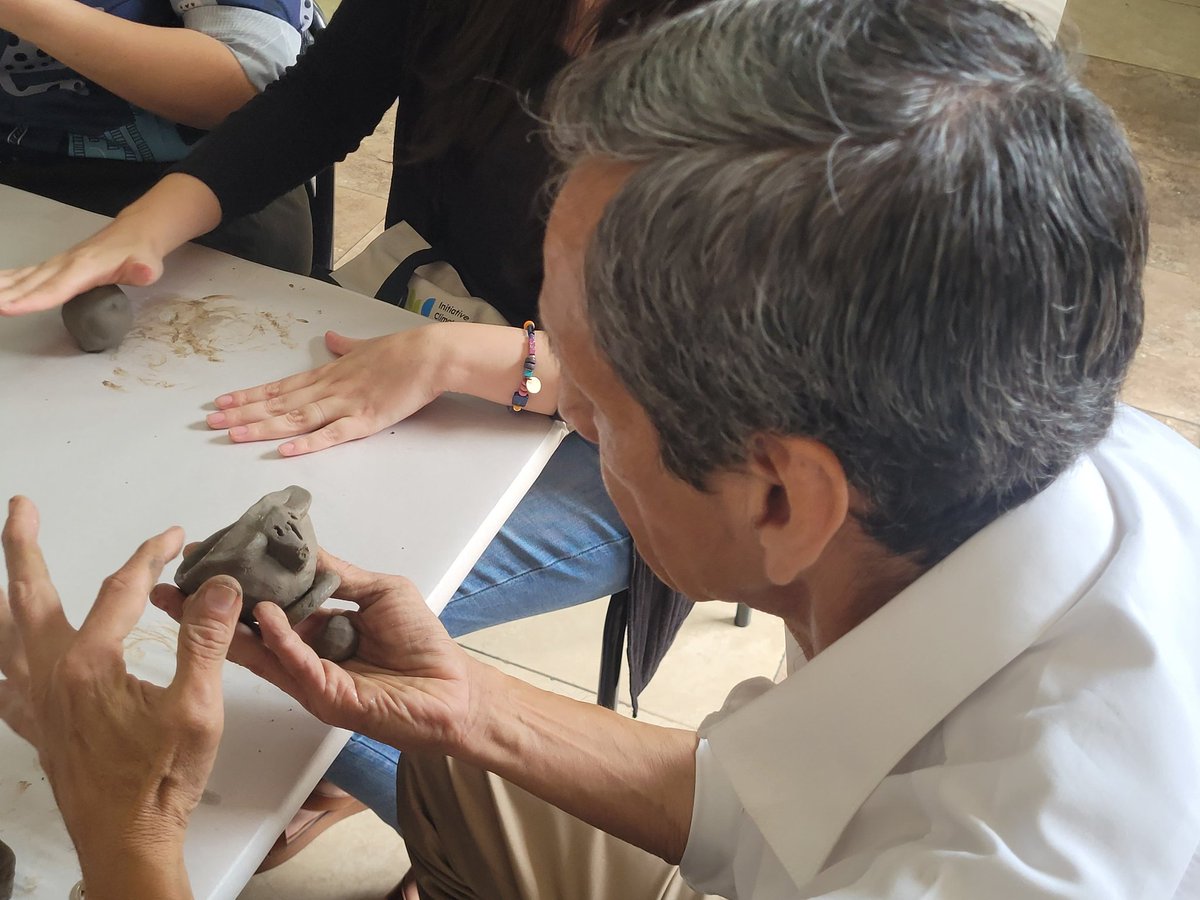 🔍 En el marco de las fiestas julianas y patronales de Guayaquil, vivimos “Excava, descubre, protege”:
🗣️ Charla arqueológica
🏺 Recorrido por piezas patrimoniales
✋ Taller “Modelado Ancestral” con <a href="/espol/">ESPOL</a>

🛡️ ¡Memoria viva, identidad presente!

#ElNuevoEcuador
#NadaNosDetiene