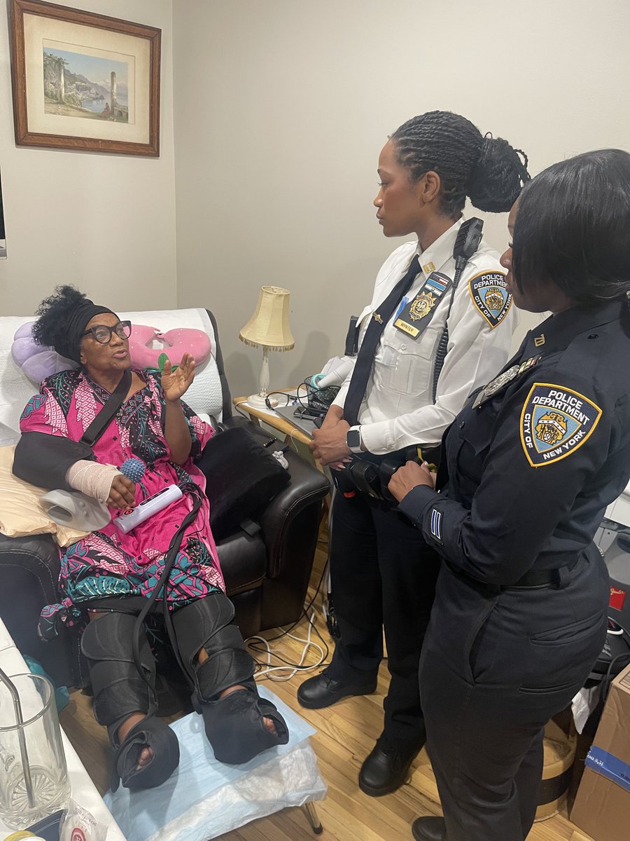 Earlier today, Captain Wynter, Community Affairs, and your Q-Team Traffic Admin visited a member of the community who was unfortunately struck by a vehicle. 

‘Sometimes the smallest gestures brighten the toughest days’. 

Wishing her a speedy recovery. 💐🚔 #NYPD #CommunityCare