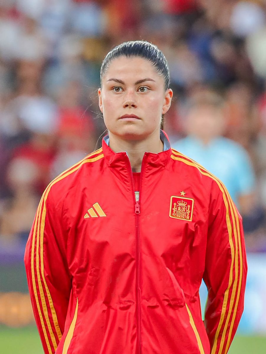 madridfemxtra's tweet image. ❗️ María Méndez es la jugadora con MÁS PASES PROGRESIVOS x90 (11,8) en esta #WEURO2025.
🎯 También es la 5ª JUGADORA y la 2ª DEFENSA CENTRAL en términos globales (39) habiendo jugado 3 de 5 partidos.