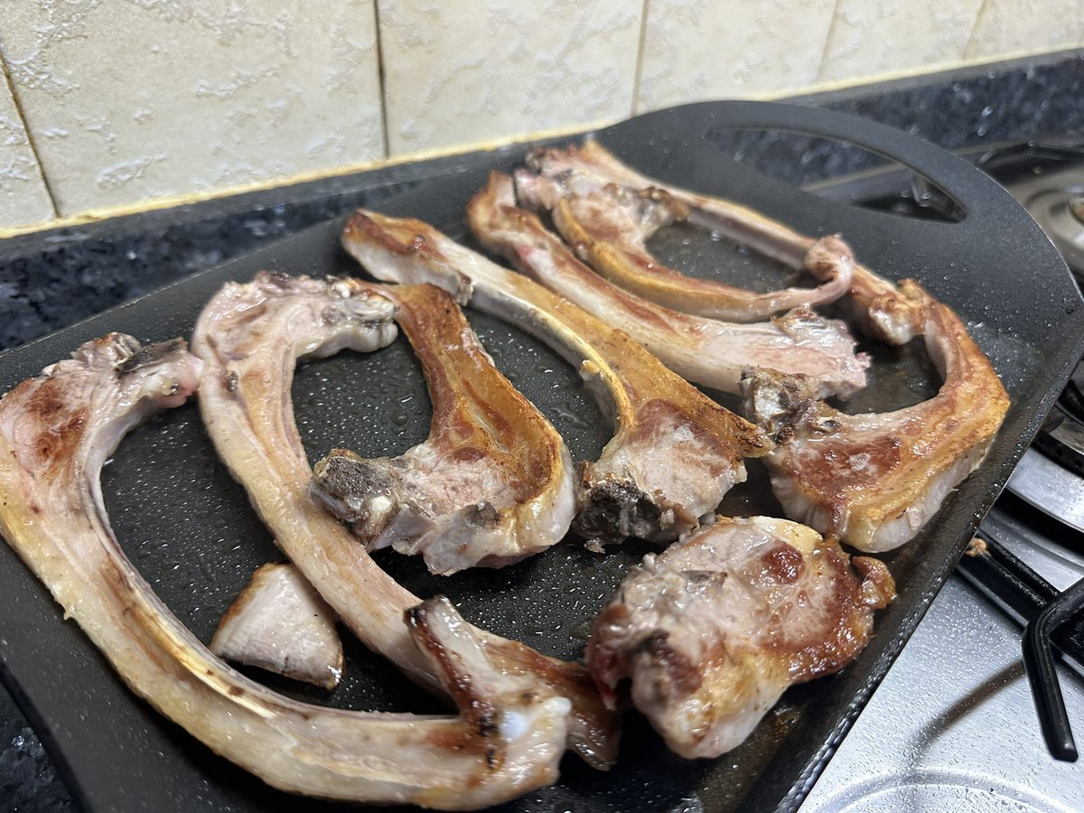TonoSVJ's tweet image. ¿Os gustan las chuletas de cordero?
¿Que os parecen las mías para cenar?