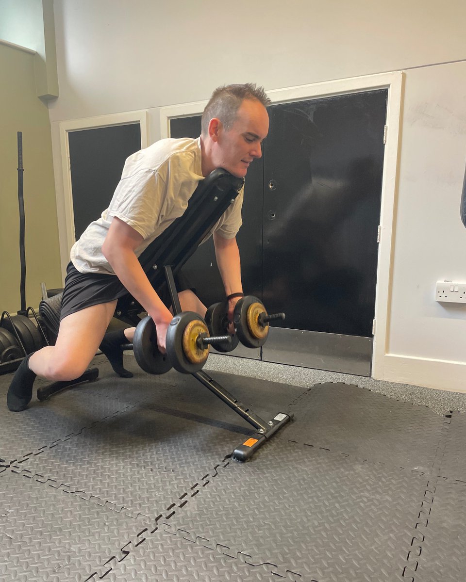 When Nina arrived at our service, she couldn’t even lift her arm. Major surgery, no stable home – it had taken a huge toll on her body. 😔

With support from our Sports Team, things began to change.

💬 “I wanted to dance – that was my goal. So my first gym sessions focused on