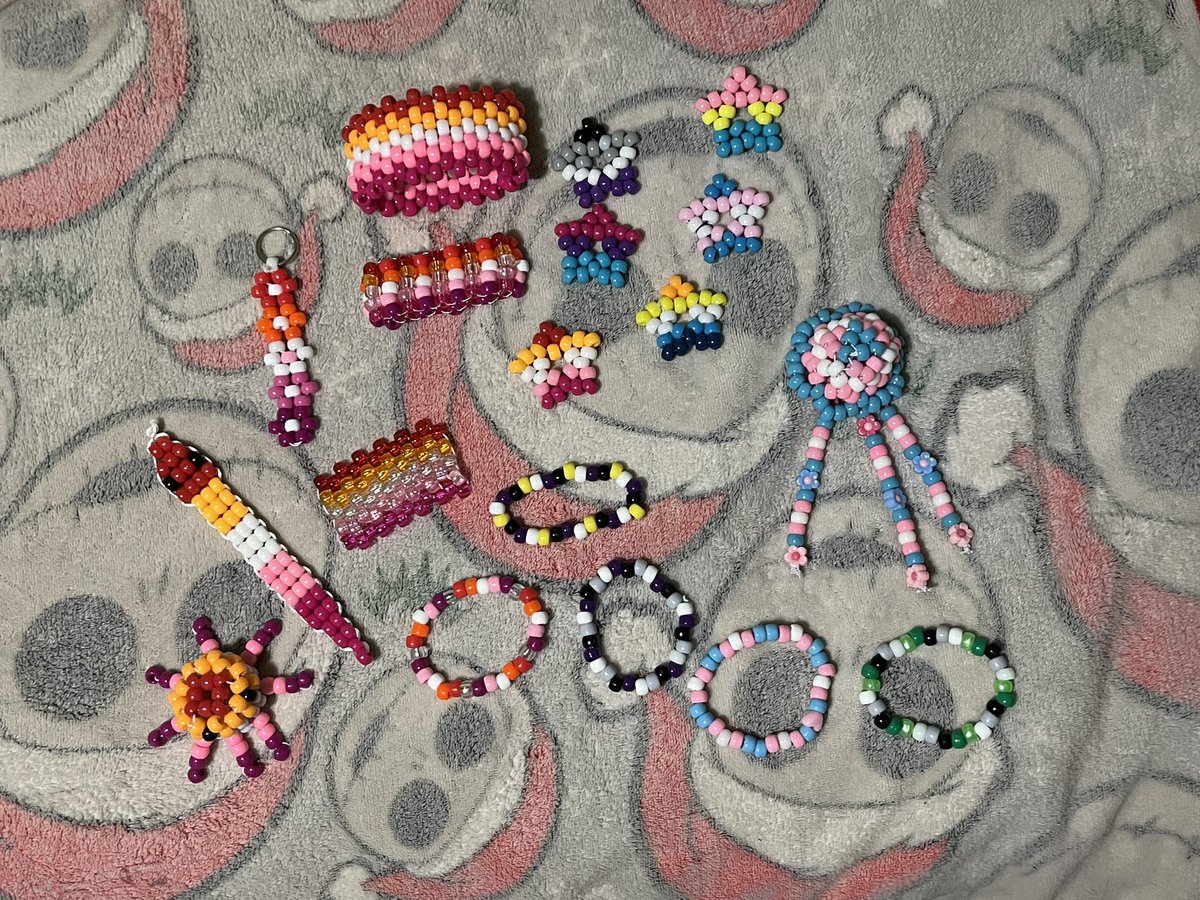 bugkandi's tweet image. hi im selling kandi to pay for my meds and bills! i am disabled, i have MS, TBI and more
check out my insta, depop and ko-fi (same user) and share if you know someone who might like to buy :)
bugkandi.carrd.co