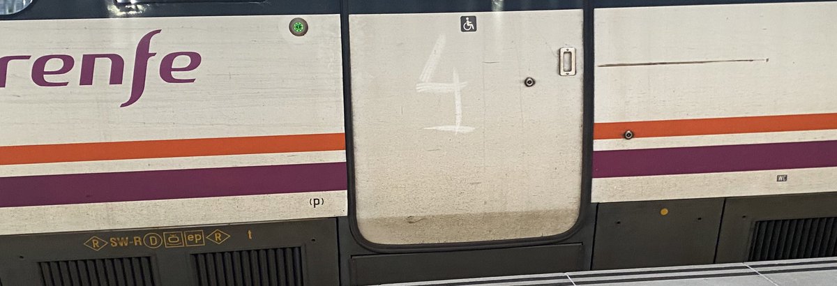 o número de vagón dibuxado na merda 🙏🏻