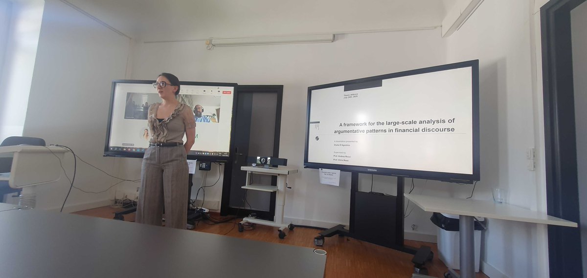 ARG_tech's tweet image. Many congratulations to @JooleahD who this afternoon successfully defended her PhD thesis, passing summa cum laude.
