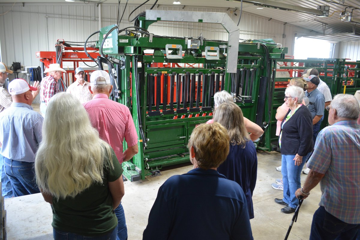NebENREEC's tweet image. Great group of producers visiting the Feedlot Innovation Center today from the Lafayette County (@MoCattle) Cattlemen. Lots of interactive discussion! @UNLBeef @UNLFeedlotExt @UNL_AniSci