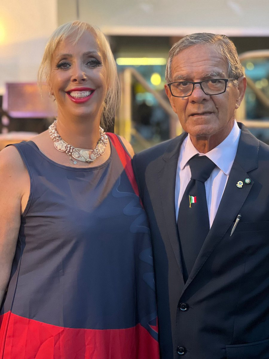 AssantaMonica's tweet photo. Bellissimo convegno organizzato dallo Studio Anna Serra in collaborazione con Lions Club Massarosa per parlare di devianza , cyberbullismo e bullismo . We serve https://t.co/XGW79T2P3f