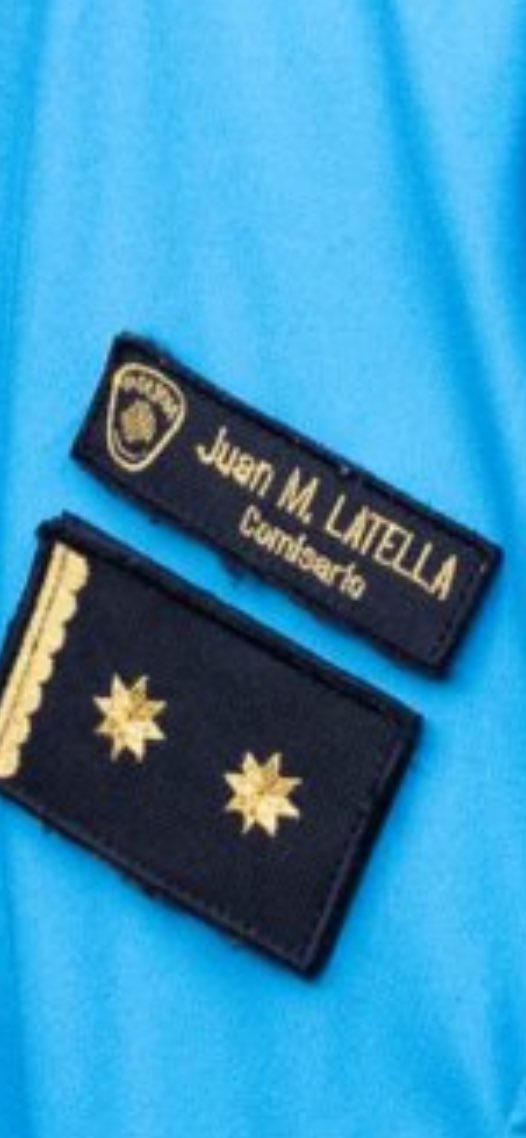 Estudiá, no seas policía. Y menos policía como el comisario Juan M. Latella.
Que vergüenza ser hijo de Juan...