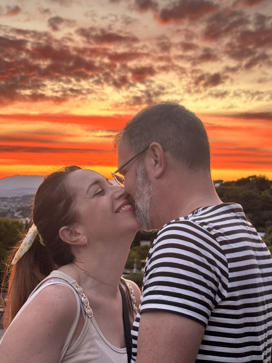 ReneTombarel's tweet image. L’heure dorée ce soir sur le canal de la Sia gne , organisée par l’office du tourisme du cannet pour la deuxième année, un moment convivial au coucher du soleil #lecannet #CotedAzurFrance Office de Tourisme - Le Cannet Côte d'Azur @lecannet.tourisme