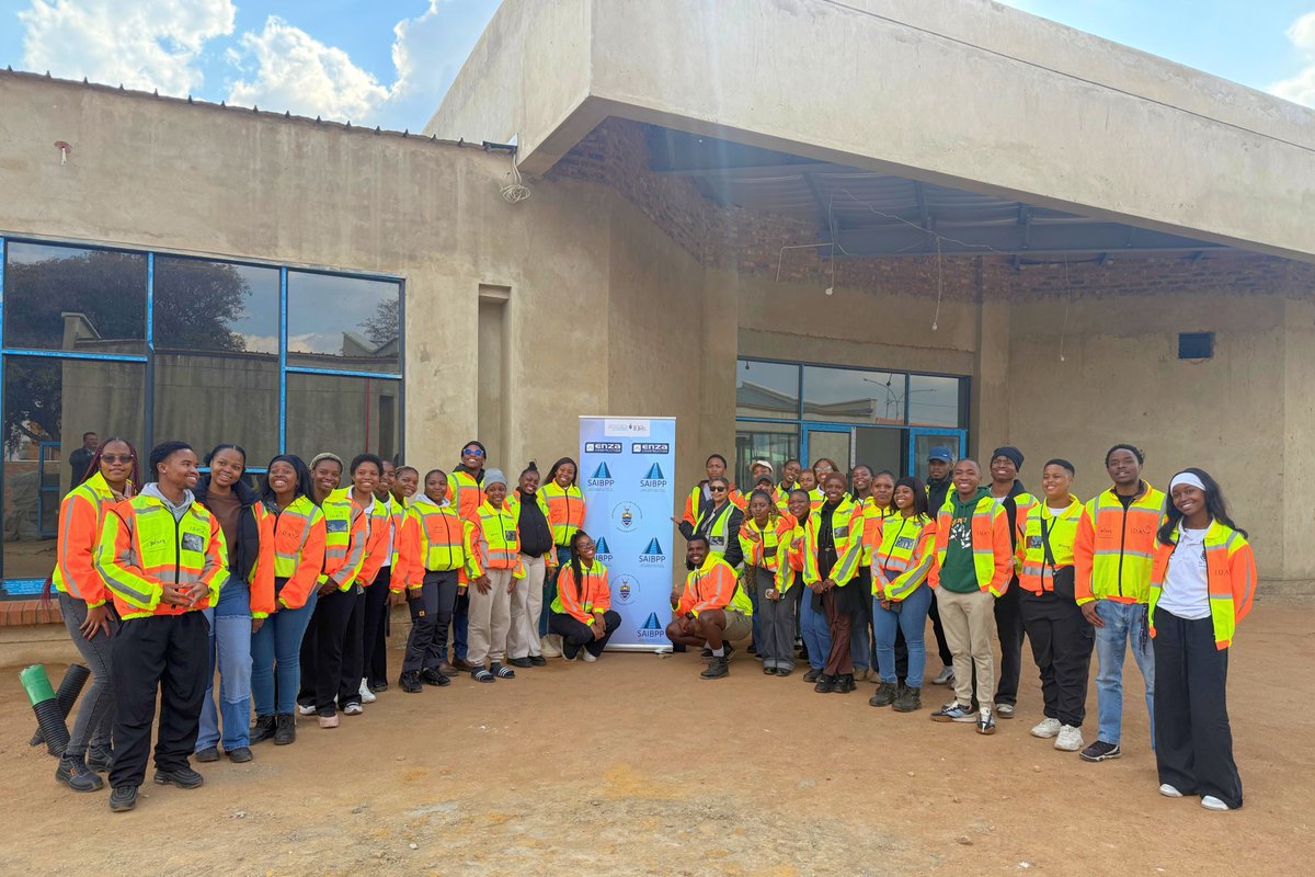 JDA_joburg's tweet image. 🎓✨ Building the Future, One Site at a Time!
Students from Wits University’s Faculty of Engineering took a deep dive into five JDA projects across Joburg — from the iconic Johannesburg City Library to the bustling Selby BRT Depot 🚧📚
Thanks to the collaboration with the…