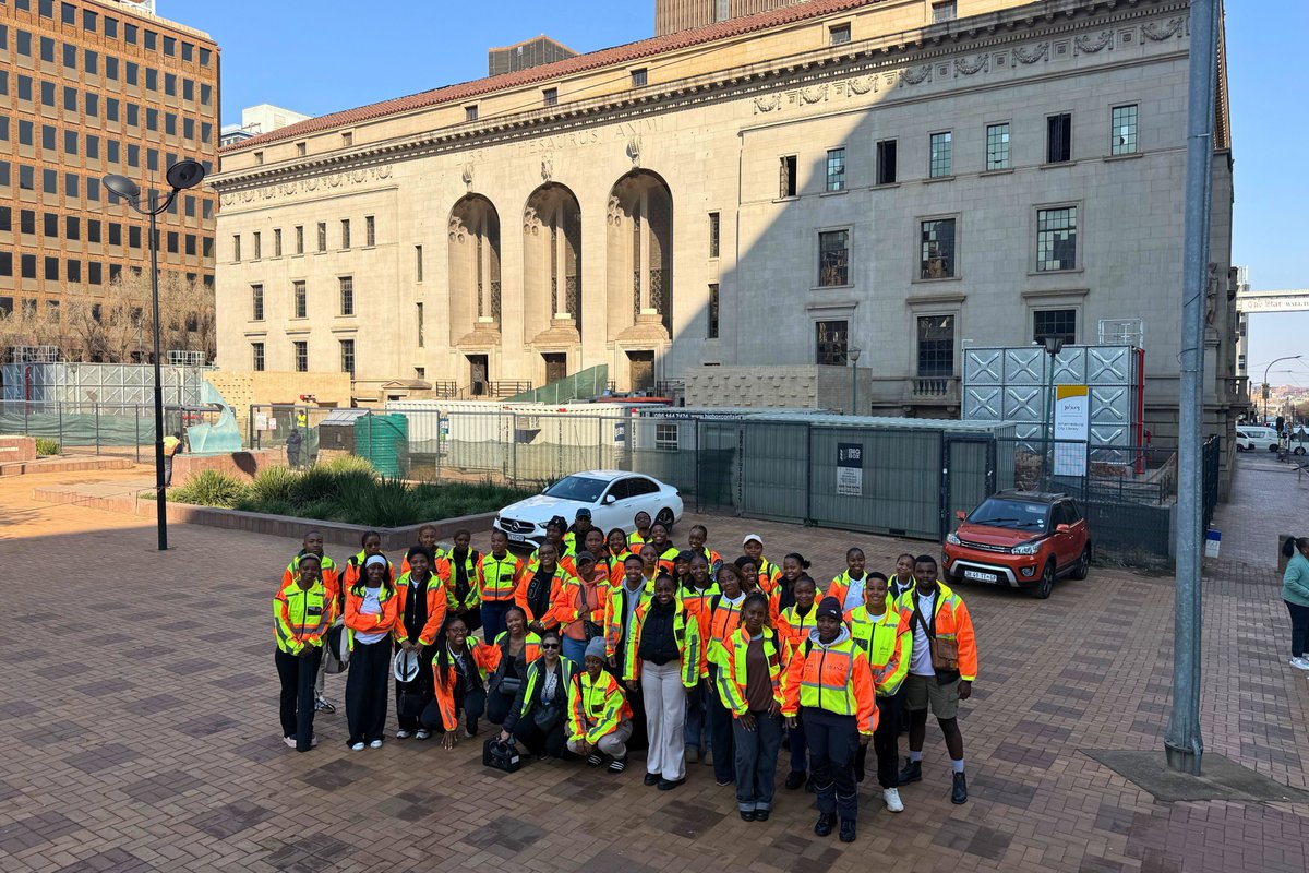 JDA_joburg's tweet image. 🎓✨ Building the Future, One Site at a Time!
Students from Wits University’s Faculty of Engineering took a deep dive into five JDA projects across Joburg — from the iconic Johannesburg City Library to the bustling Selby BRT Depot 🚧📚
Thanks to the collaboration with the…