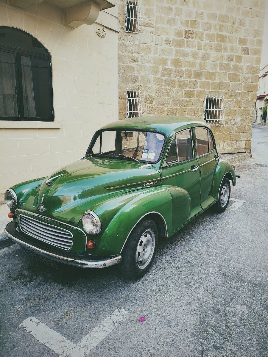 alizhiy's tweet image. У далекі 1950і на Мальті був завод Austin-Morris, його продукція і досі тут на ходу.
Зліва: Morris
Справа: Austin Princess
