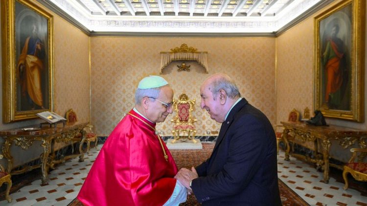 harryhagopian's tweet image. Algeria 🇩🇿 has an oft-forgotten or neglected rich Christian history that goes back centuries. And today, @Pontifex met w/ Algerian President Abdelmajid Tebboun who subsequently also met w/ Cardinal Pietro Parolin, Secretary of State of the Holy See: vaticannews.va/en/pope/news/2…