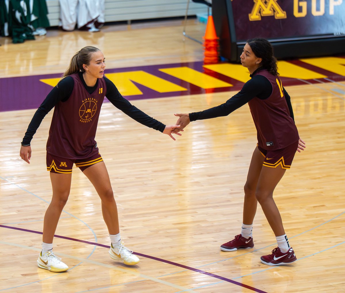GopherWBB's tweet image. Hoopin’!🏀

#SkiUMah | #Gophers〽️