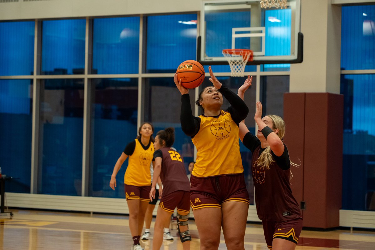 GopherWBB's tweet image. Hoopin’!🏀

#SkiUMah | #Gophers〽️