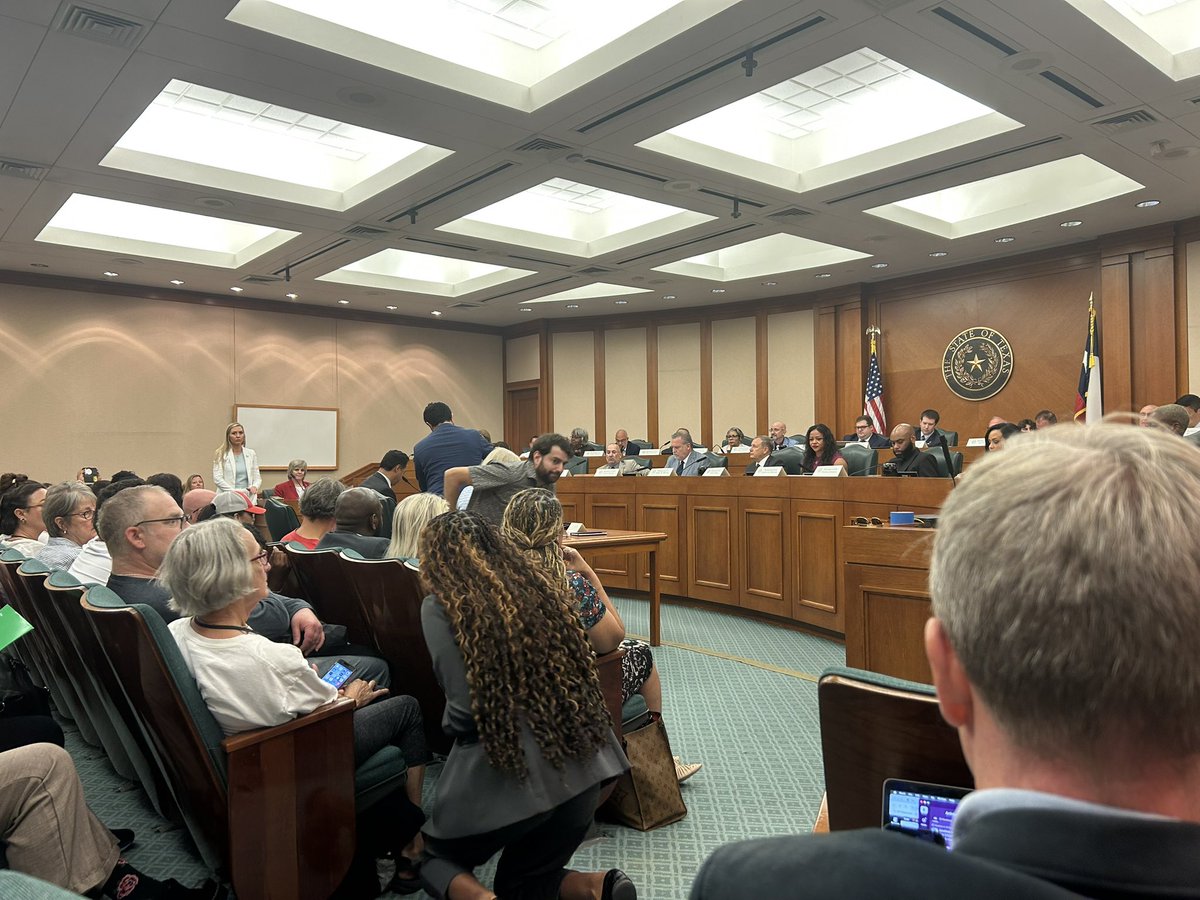 andrewlamparski's tweet image. The Texas House hearing on redistricting is now underway. There will be both in-person and virtual public testimony. The first group of in-person speakers include U.S. Representatives Greg Casar, Joaquin Castro and Sylvia Garcia. @cbsaustin