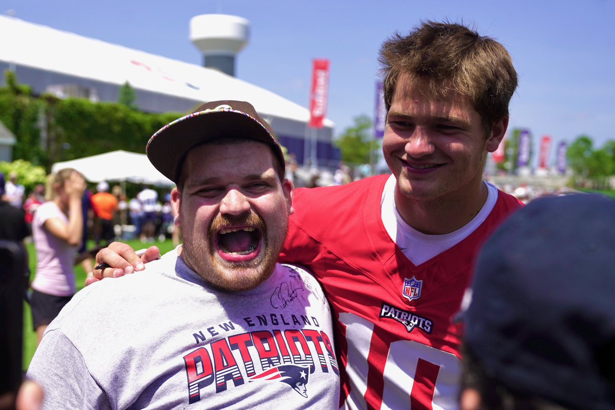SpOlympicsMA's tweet image. Today, our athletes didn’t just watch the pros — they met them, learned from them, and felt the power of inclusion on the field! Thank you @Patriots & @PatsFoundation for celebrating what athletes of all abilities can do!💪🏈
#ChooseToInclude #SpecialOlympicsMA #Patriots