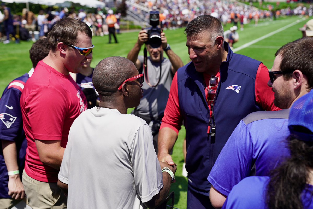 SpOlympicsMA's tweet image. Today, our athletes didn’t just watch the pros — they met them, learned from them, and felt the power of inclusion on the field! Thank you @Patriots & @PatsFoundation for celebrating what athletes of all abilities can do!💪🏈
#ChooseToInclude #SpecialOlympicsMA #Patriots