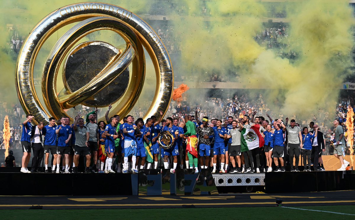 BerCuevaM's tweet image. We fight. We win. We conquer and make history together with extraordinary people. World Champions. Siempre al frente 🔵🏆🇲🇽 #Chelsea @ChelseaFC