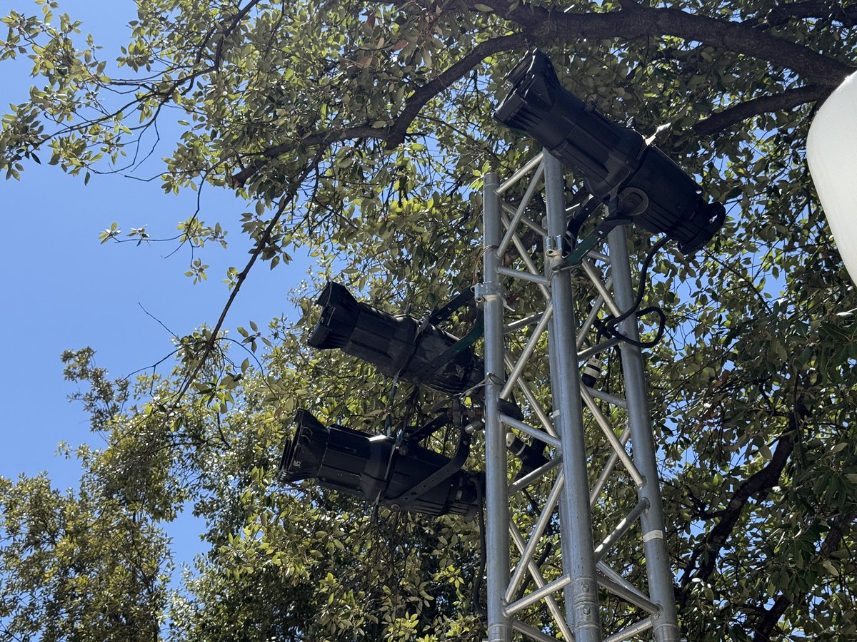 ParkObsession's tweet image. Some lighting has been showing up, possibly for Fright Fest, on Samurai Summit.
