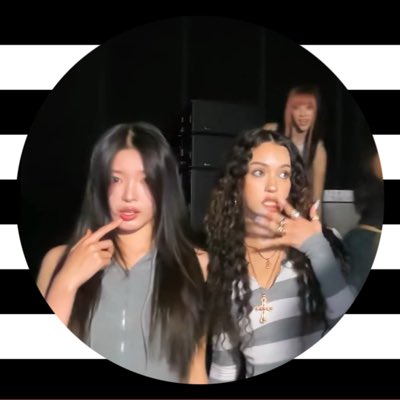 #NewProfilePic to disprove the gay allegations.