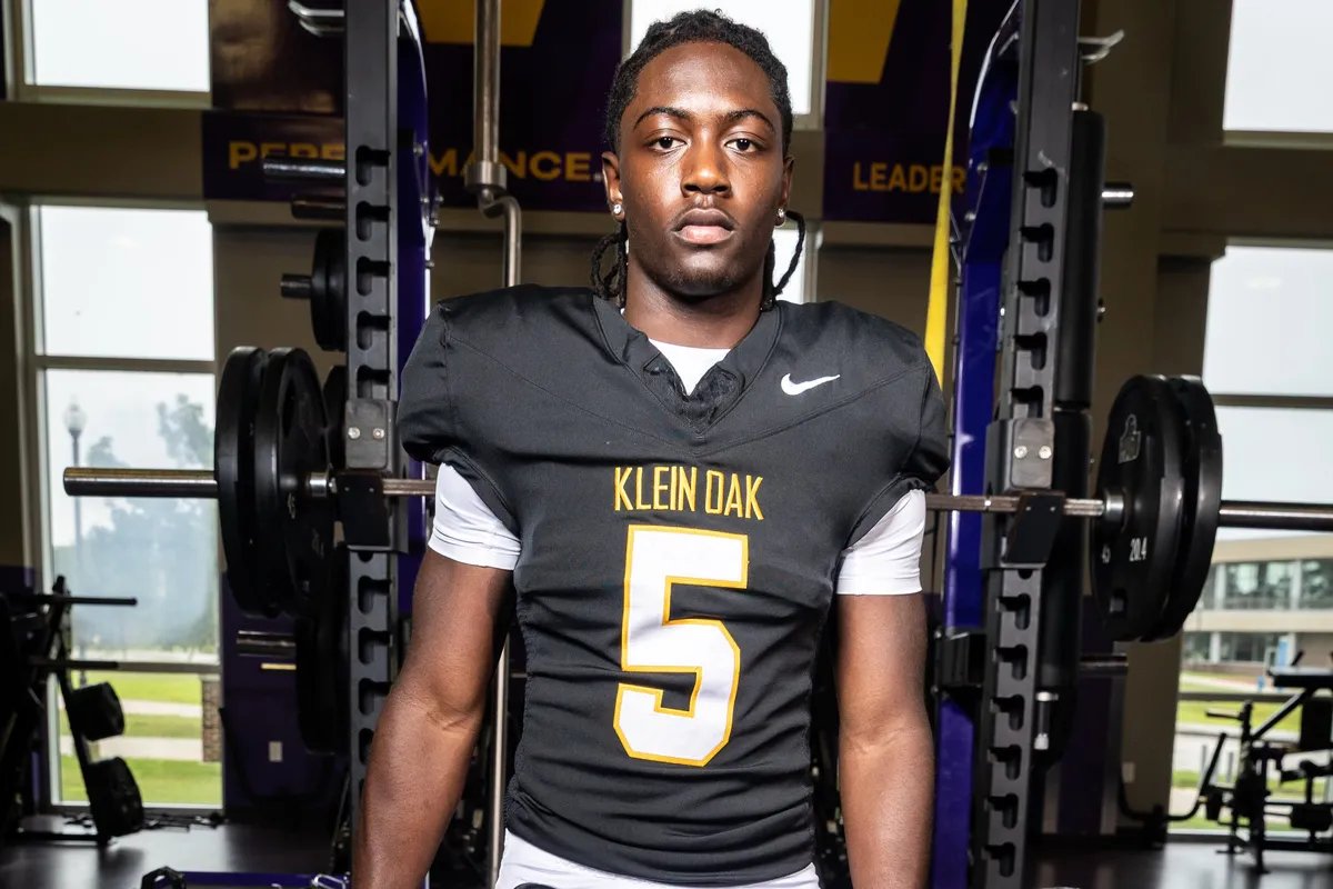 vypehouston's tweet image. THE FUTURE 15: Houston’s Top-15 Prospects for C/O 2028🏈
1 - @themicahrhodes , Klein Oak, RB
2 - @im_brayden23 , Ridge Point, LB
3 - @TKGaines0 , Waller, QB
4 - @RMonieedwards09 , Cypress Ranch, OL
5 - @TreyFinney2 , St. Pius X, ATH
AND MORE!
🔗vype.com/Texas/Houston/…