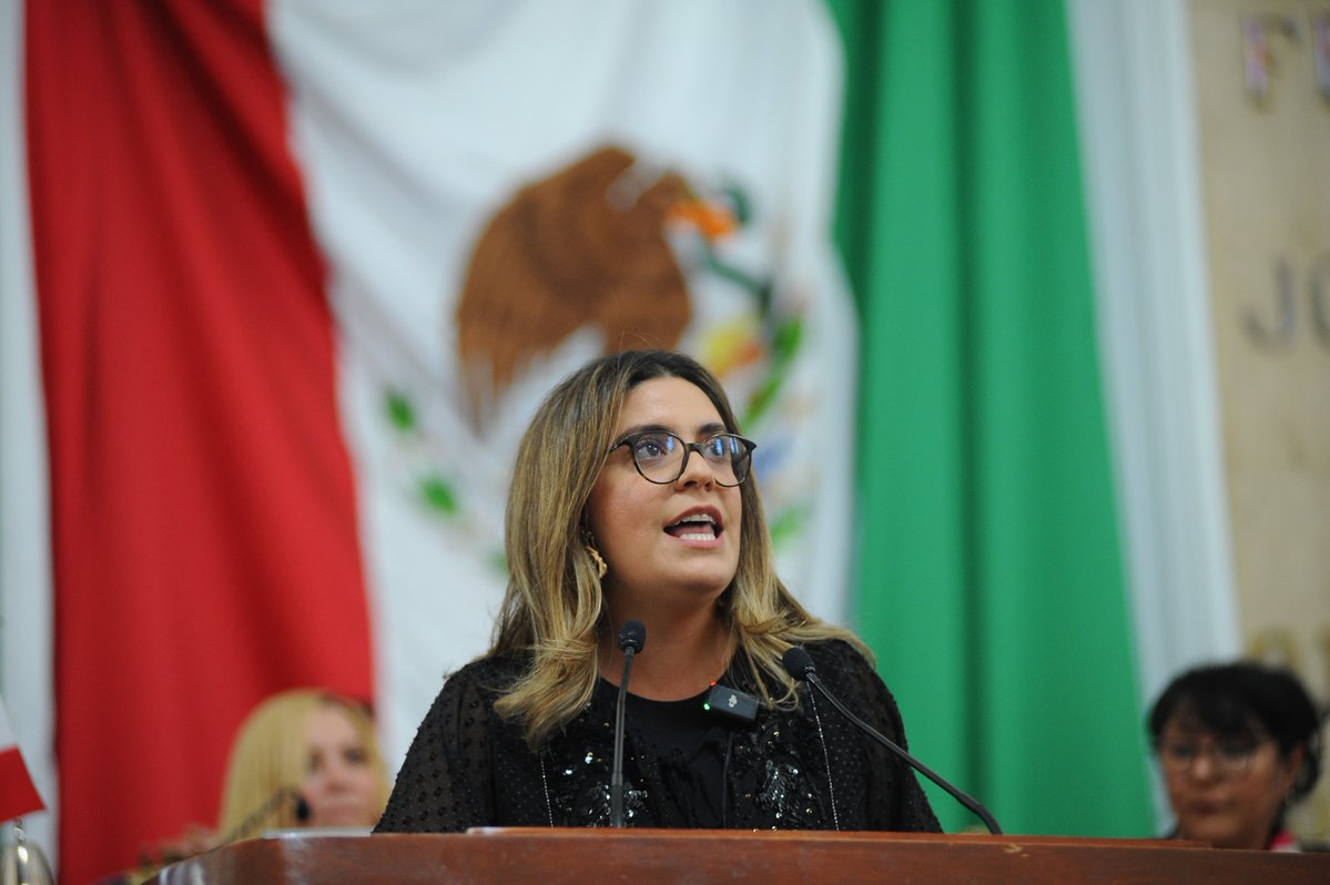 noticiascd_mx's tweet image. #Atención #ATENCION
Garantizan identidad jurídica a adultos mayores de la capital
@Ceci_vadillo @GPMorenaCdMex @Congreso_CdMex #ULTIMAHORA
noticiascd.mx/garantizan-ide…