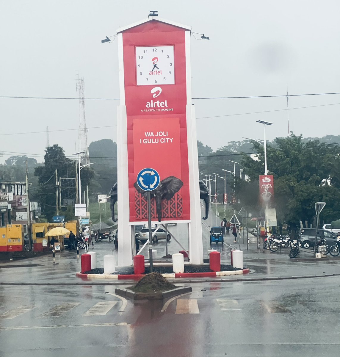 JOnyait's tweet image. What landmark defines your city?
1. #Fortportal has one; @Airtel_Ug #ClockTower
2. #Mbarara has one; @Airtel_Ug #ClockTower
3. #Masaka has one; @Airtel_Ug #ClockTower
4. #Mbale has one; @Airtel_Ug #ClockTower
5. #Gulu has one; @Airtel_Ug #ClockTower
5. #Jinja is unveiling its…