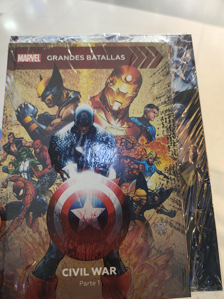 ElGeekDigital's tweet image. Después de ver #FantasticFour fuí a la librería y me encuentro con esta maravilla a tan solo $20.000 (Unos 5 Dólares aproximadamente).