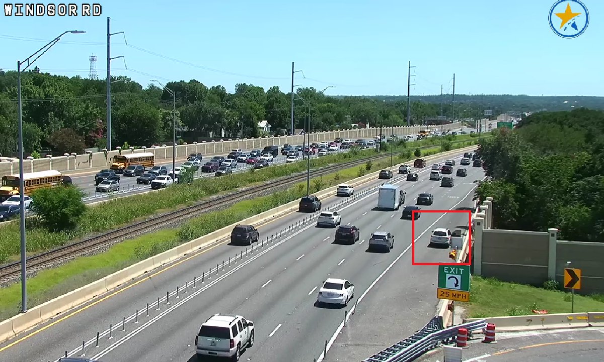 RMATIMCenter's tweet image. Stalled vehicle N MoPac Expy SB after Windsor Rd Right shoulder blocked. #ATXtraffic