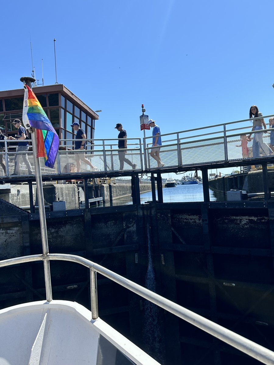 Our Locks Cruise is the best way to explore Seattle from the water — and rise to the occasion! Sail through the Ballard Locks on a 2-hour, one-way cruise full of iconic views. You'll see the Space Needle, famous film spots, and more. A uniquely Seattle experience 🔒🌊