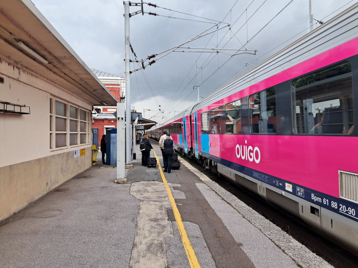 De l'Italie à -presque- la frontière Belge, il n'y a qu'un pas!
On termine la semaine sur ce vsoe Amsterdam Venise via Paris ou, après une escapade en Ouigo classique, ma 26019 relèvera la HLE18 pour une étape Aulnoye Paris Est!