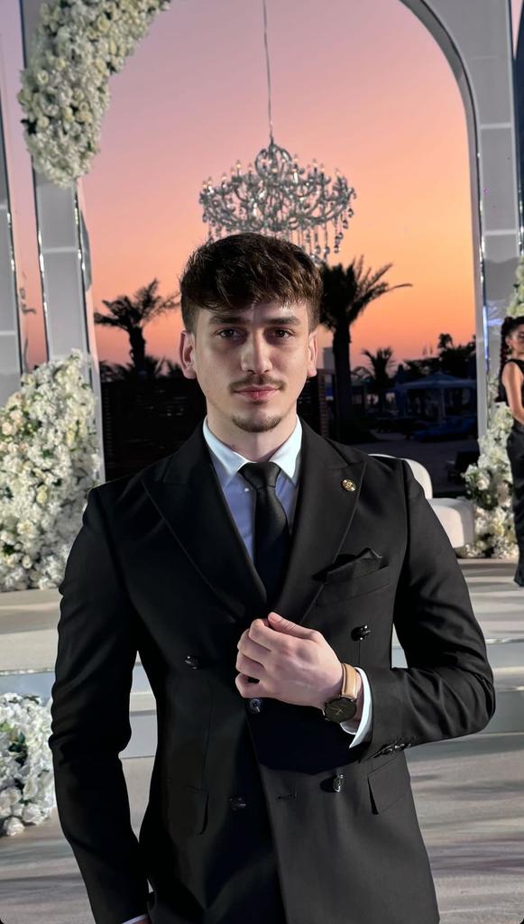 symxmar's tweet photo. نور مار : صانع محتوى سوري عنده قاعدة جماهيرية كبيرة 🔥أكثر من 15M ع حسابه التيك توك و اكثر من 8M ع قناته اليوتيوب و 3M ع الانستا هذا غير أغانيه مثل اغنية حطيتك براسي الي جابت أكثر من 115Mمشاهدة عشان تعرفوا أكثر روحوا تابعوه🔥 @nourrmar #نورمار #جلادين_التويتر #Nourmar https://t.co/Rxw19VjeMP