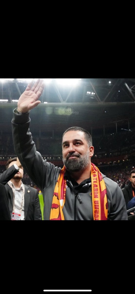 19-20 yaşında ki çocuklarla oynattığı top muazzam beşiktaşla resmen daşşak geçtiler helal olsun kapom.