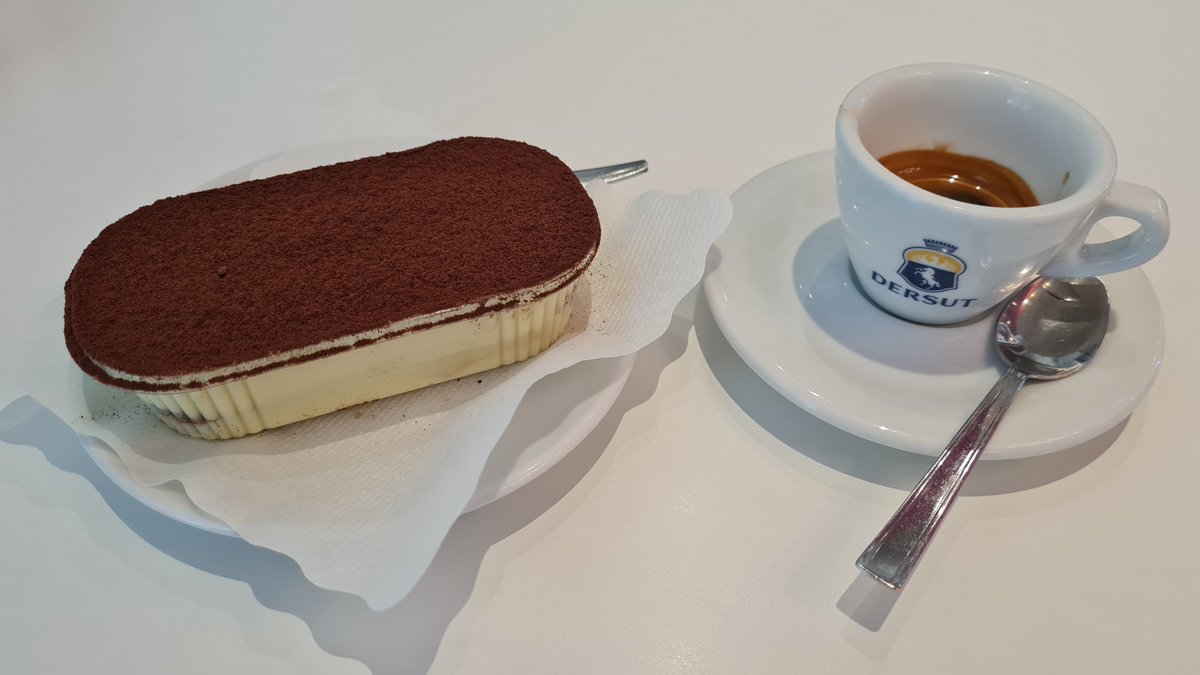 mohikanmeriri's tweet image. トレビーゾ(Treviso)はティラミス発祥の地。
美しい運河の街を散策していると、質にこだわった様々な絶品ティラミスに出会えます。#イタリア