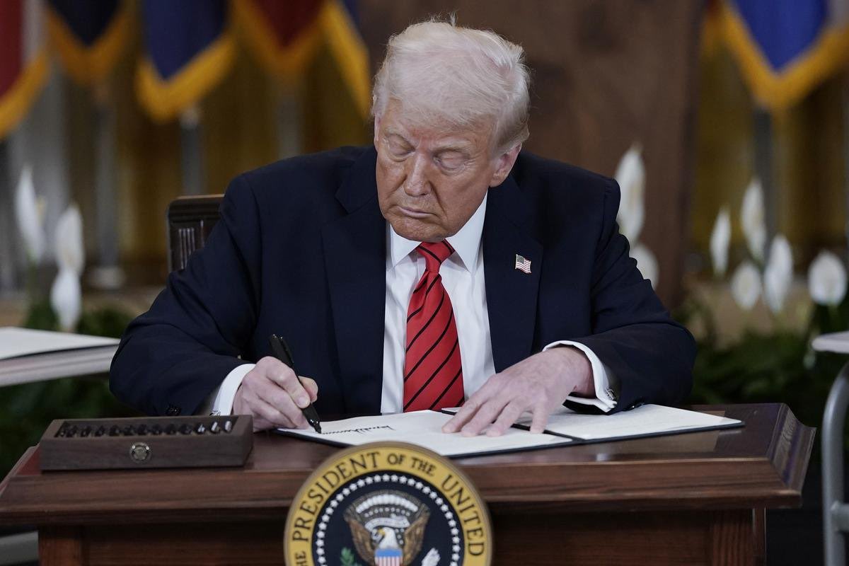 Warriortotruth's tweet image. President Trump signed an executive order that pushes cities and local governments to Remove Homeless People from the streets.
Federal funds will be redirected to ensure these homeless people are transferred to rehab and treatment centers.
"Ending Vagrancy and Restoring Order."β¦