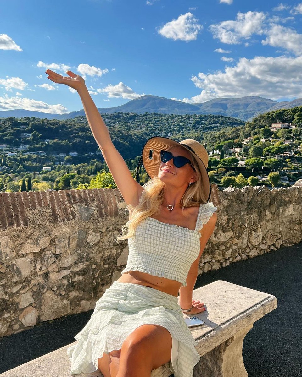 S626Laura's tweet image. Life is like this beautiful scenery, colorful and vibrant; every moment is a precious memory of mine. In the embrace of nature, I have found my true self, and all my worries have drifted away with the wind.😊😊😊