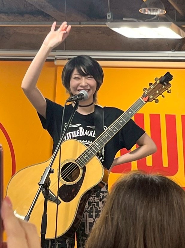 boomerang_h's tweet image. 20250723 Little Black Dressメジャー1st アルバム発売記念イベ♪お邪魔してきました遼ちゃんおめでとう🎉✨️しあわせそうに嬉しそうにどの楽曲も大切に歌う姿に毎度癒されますやっとサインいただけた😊😊何気に職場からも近い懐かしや池袋イベでした♪🔥ビール🍺冷えてて美味しかった〜♡＃AVANGARDE