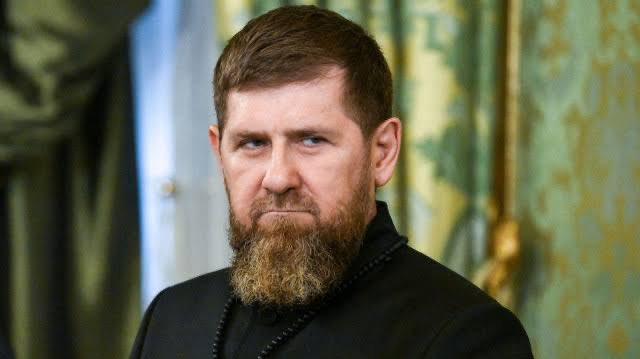 AlertOnWorld's tweet image. 🚨

Çeçenistan Devlet Başkanı Kadirov, Bodrum'da boğulma tehlikesi geçirerek hastaneye kaldırıldı.

Rusya'dan iki istihbarat uçağı gönderildiği bilgiler arasında.