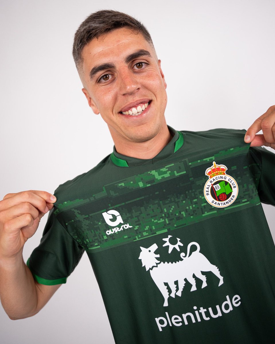 DataSpain_'s tweet image. El @realracingclub confirma que ya se ha llegado a los 10.000 abonados de cara a la siguiente temporada.
La afición quiere el regreso del equipo a primera 💚🤍
También se han presentado las equipaciones correspondientes a la temporada 25/26 #LALIGAHYPERMOTION