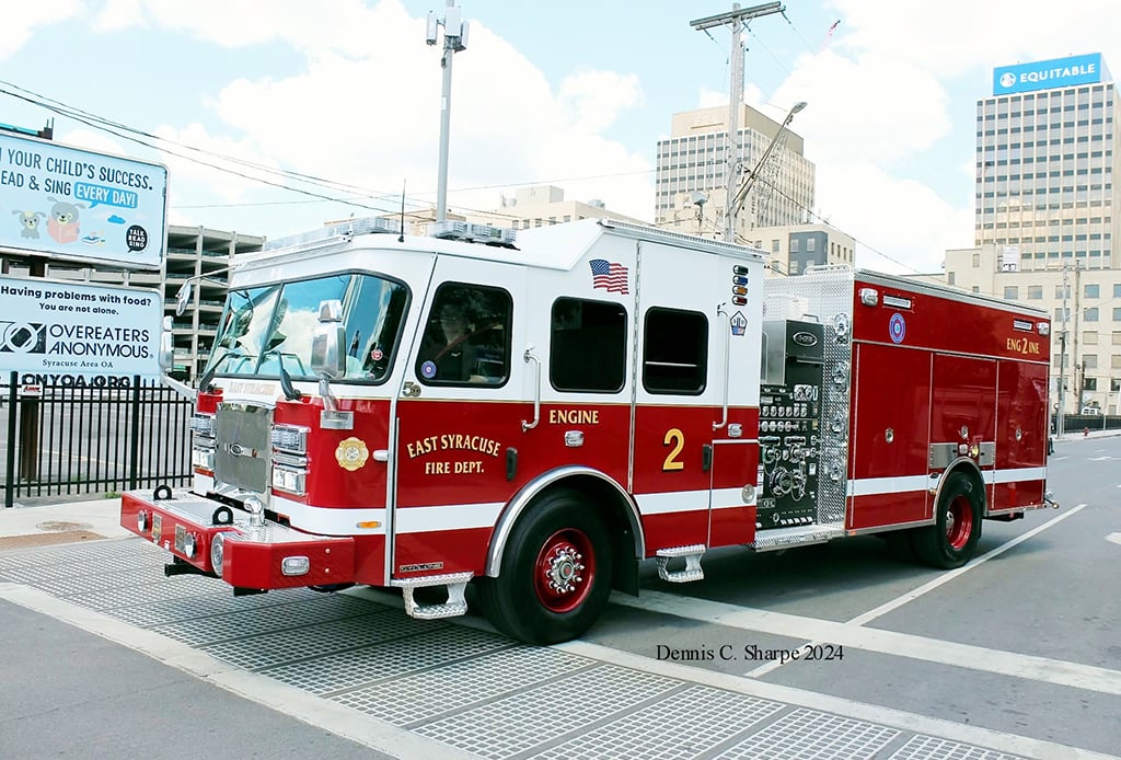 FireApparatus1's tweet image. E-ONE built this Cyclone II cab and chassis, 2,000/780 rescue-pumper for the East Syracuse (NY) Fire Department rescue-pumper.
ow.ly/quRM50WuGBX