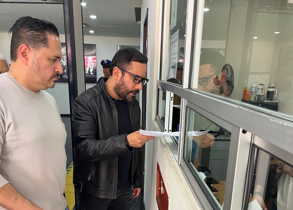 vromog's tweet image. Acompañamos a vecinas y vecinos de la alcaldía Cuauhtémoc y al concejal @HugoTorresCDMX a presentar una denuncia ante la @ContraloriaCDMX contra @AlessandraRdlv por haber retirado de forma arbitraria el monumento a Fidel Castro y al Che Guevara en la colonia Tabacalera.
¡La…