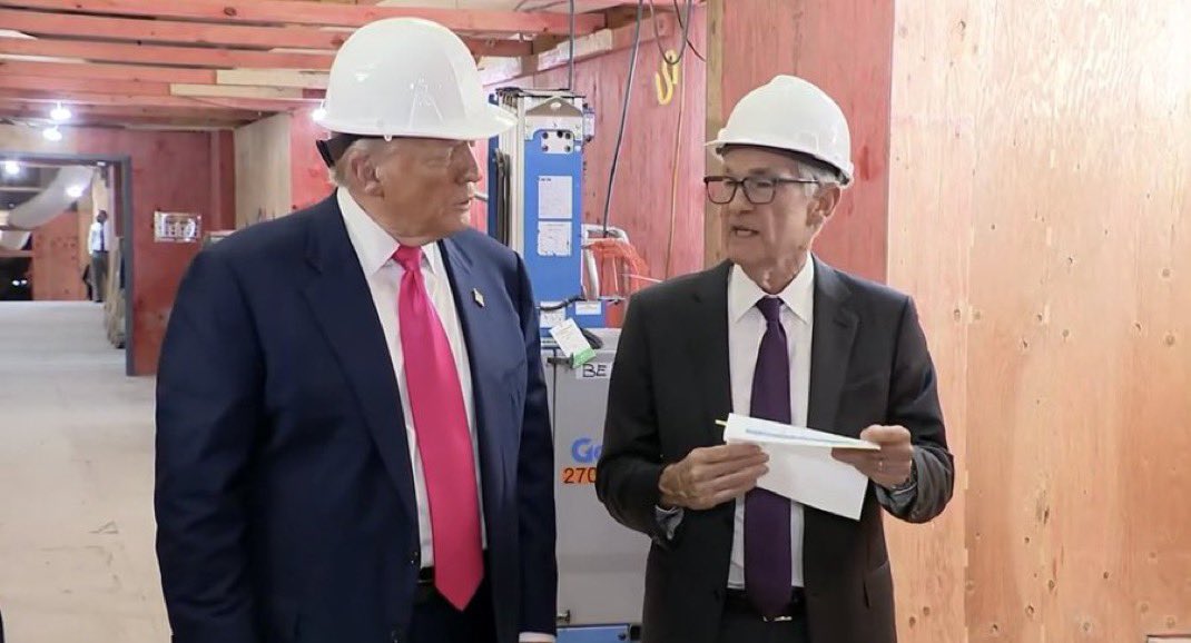 When the MD and the analyst go on a site tour of a Class A office building they have under LOI